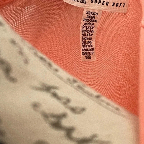 Victoria’s Secret PINK Supersoft Tee Size XS - Picture 3 of 8